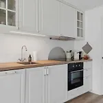 Newly Renovated Gem Near And Nature