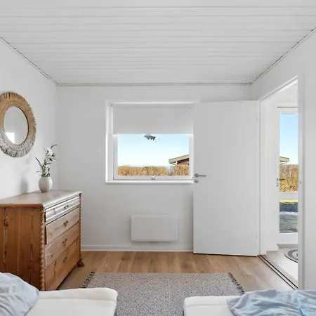 Newly Renovated Gem Near And Nature Apartment *