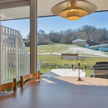 Newly Renovated Gem Near And Nature Leilighet